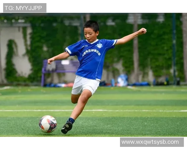 聚焦绿茵荣耀解码当代足球球星专属词汇背后的文化密码 聚焦绿茵荣耀解码当代足球球星专属词汇背后的文化密码