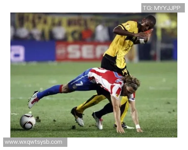 足球球星因强风被吹走的惊人一幕引发全世界关注他如何应对这一意外事件 足球球星因强风被吹走的惊人一幕引发全世界关注他如何应对这一意外事件