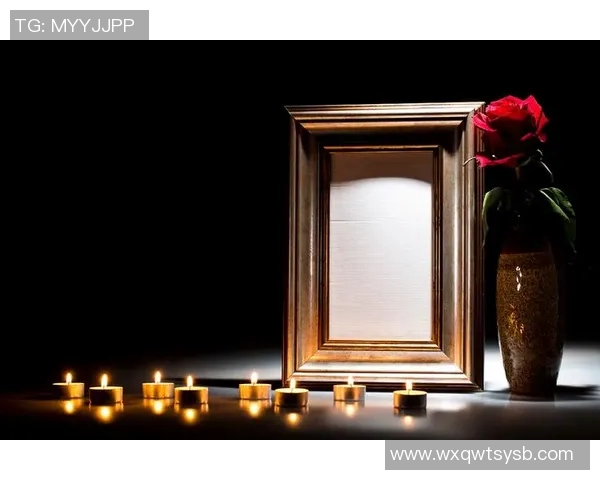 黑色背景下的足球明星高清图集展现动感与力量的完美结合